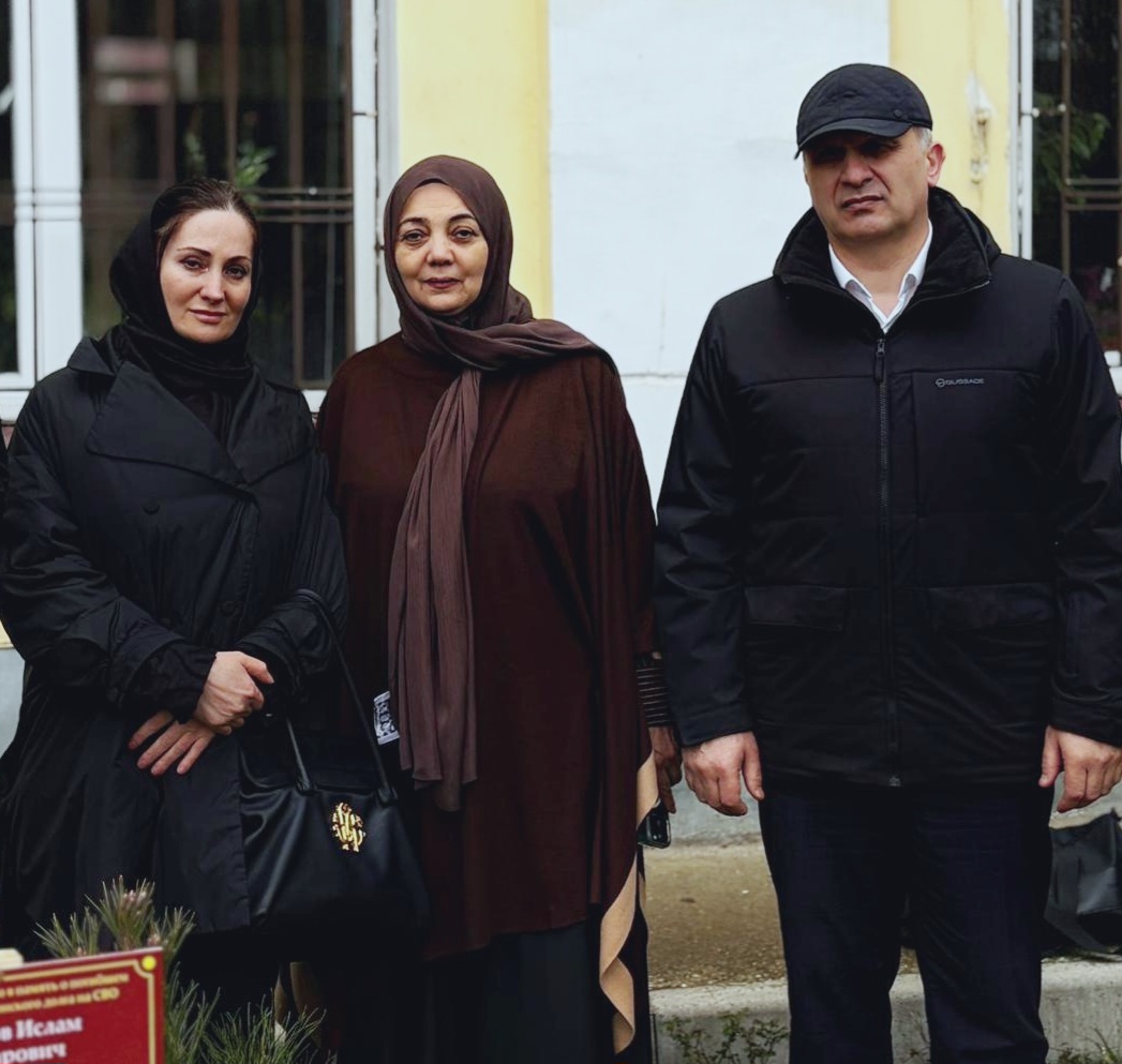 В ДГУ высадили сосны в честь героев СВО