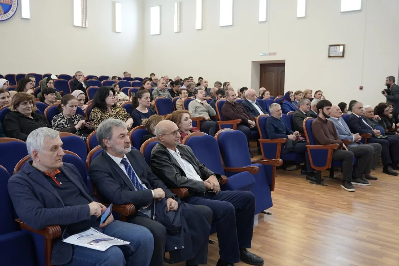 В ДГУ обсудили будущее физико-математического образования в Дагестане