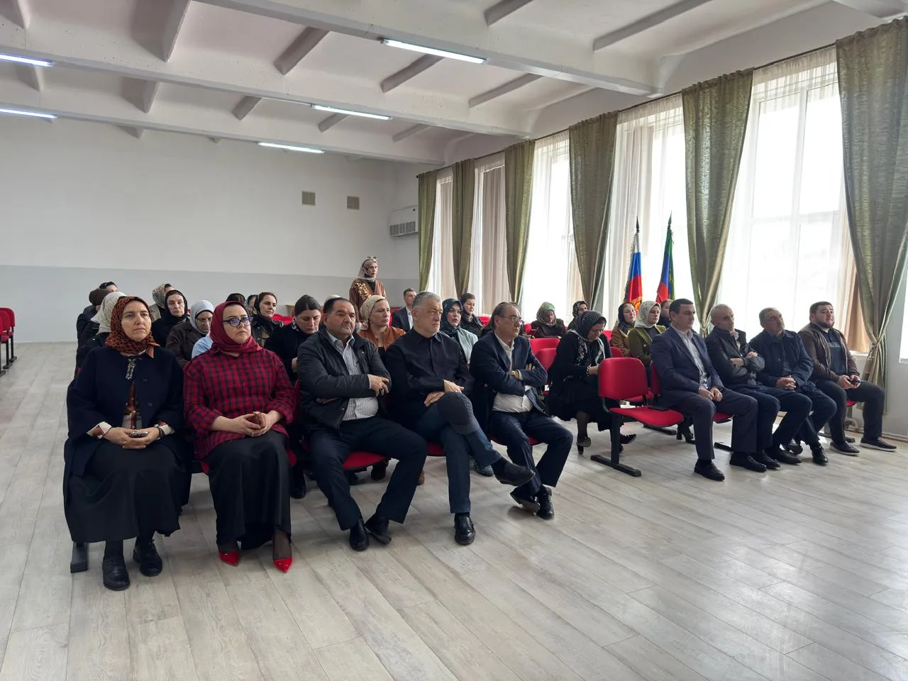 Координационный центр ДГУ провел стратегический семинар для руководителей школ Хасавюрта по вопросам гражданской идентичности