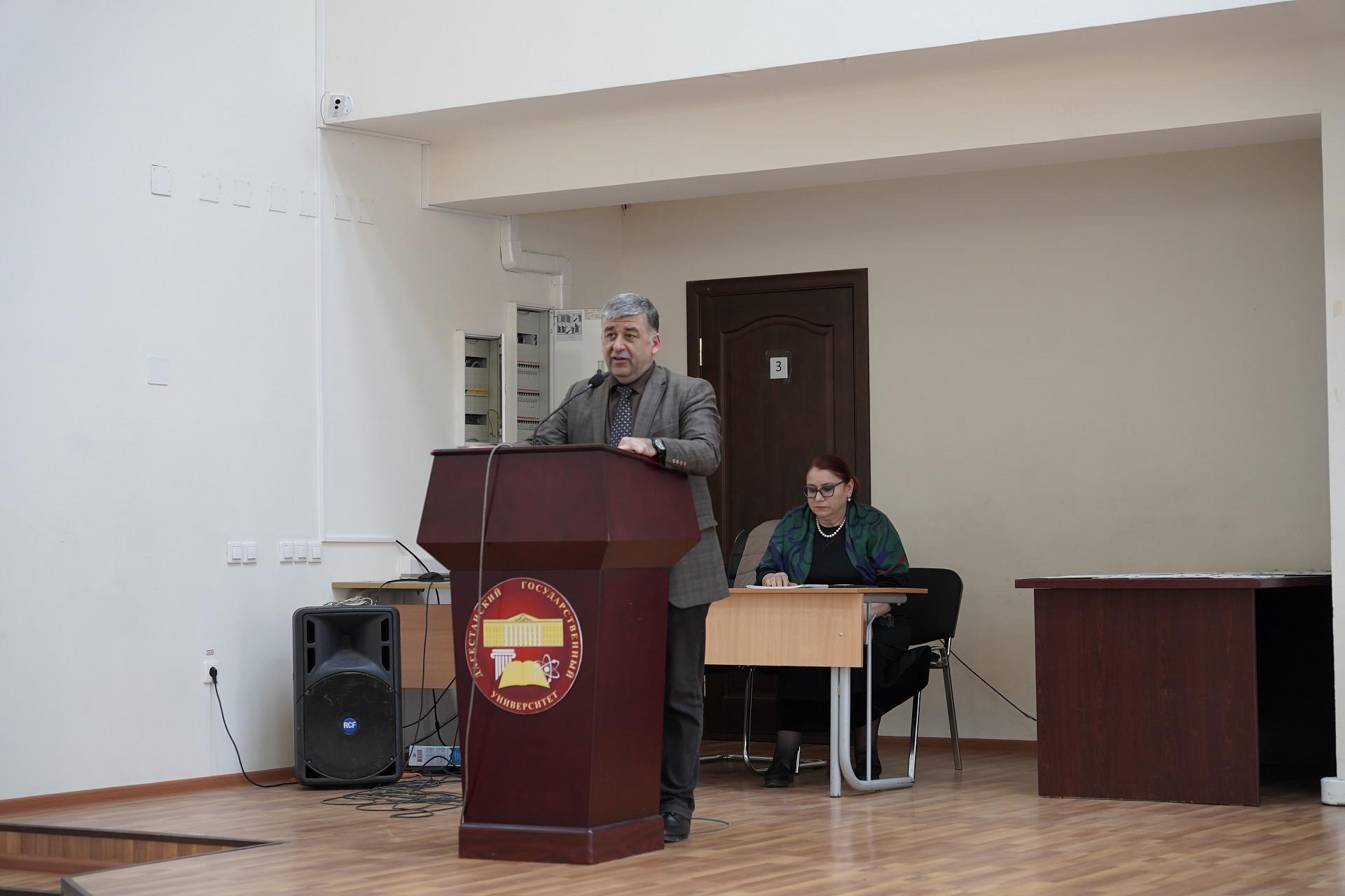 Мост между школой и университетом: в ДГУ наградили победителей предметной олимпиады